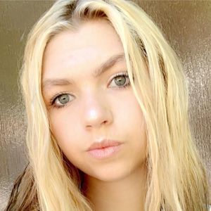 Meet your Posher, Sacara